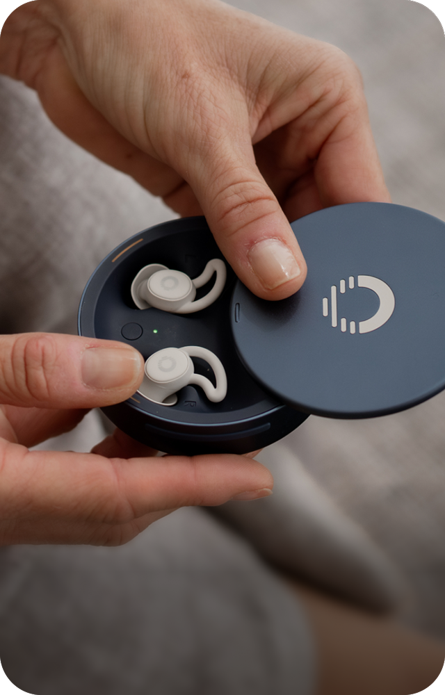 Slide open theSmart Case.